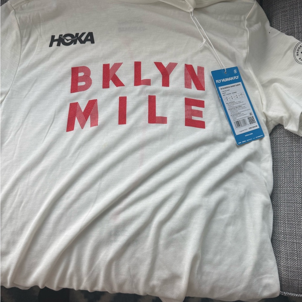 NWT Brooklyn Mile Hoka White T-Shirt Size Medium